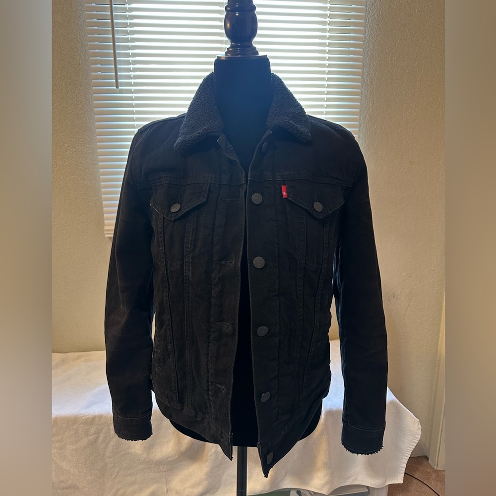 Levi’s Black Premium 90’s Sherpa Trucker Jacket - Women's Medium
